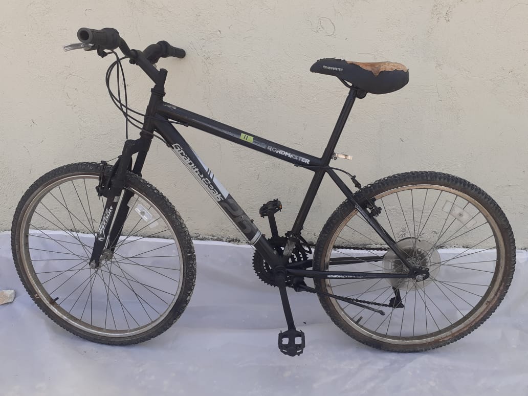 Roadmaster Granite Peak Men's Mountain Bike, 26-inch wheels, black